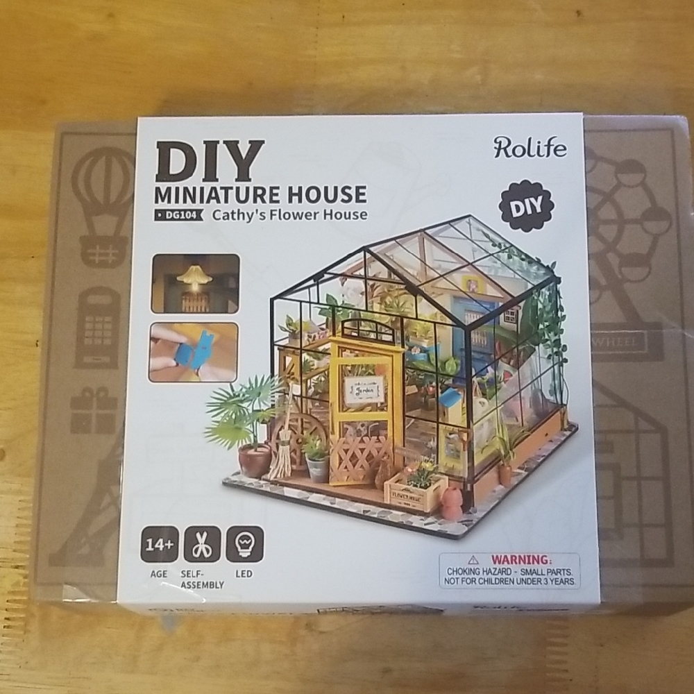 DIY Miniature House - Cathy's Flower House - Multicolor